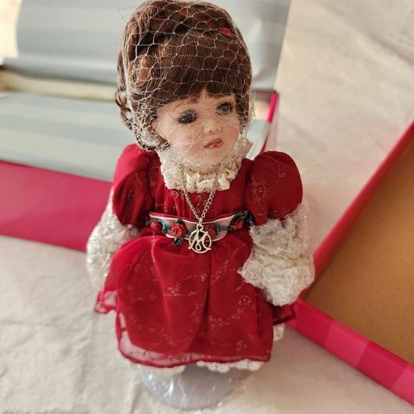 Marie Osmond Porcelain Doll "Young Love Rosebud" Miniature Reproduction 9" - Picture 11 of 13